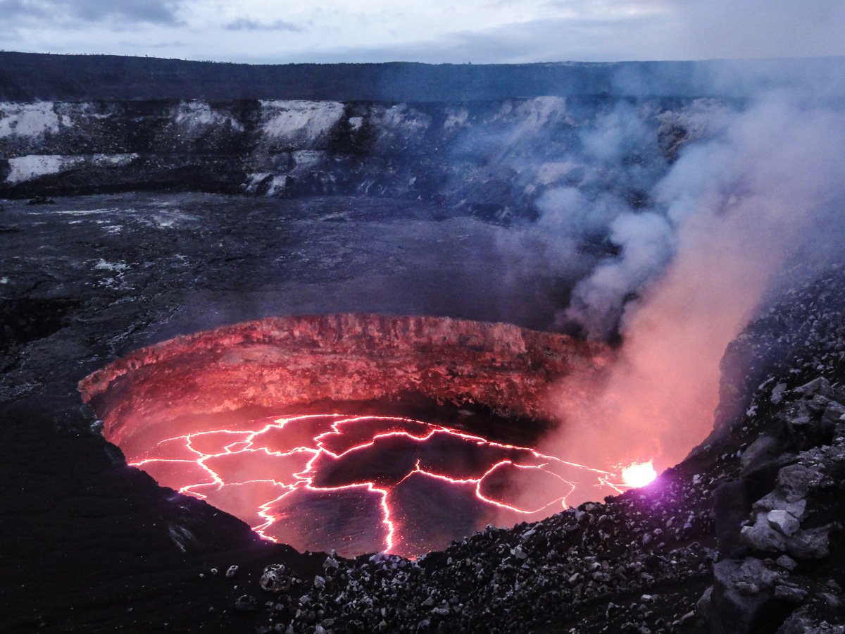 kilauea lava hawaii