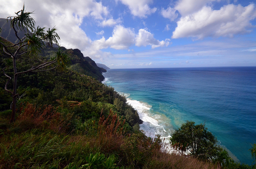 best hikes hawaii magazine 2016