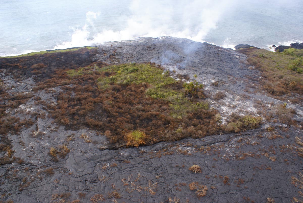 Kilauea_volcano_Kalapana_lava_flow_slows_down