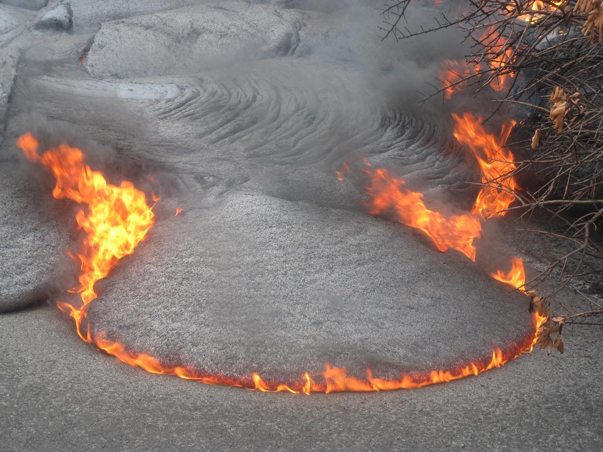 Kilauea_volcano_Kalapana_lava_flow_slows_down