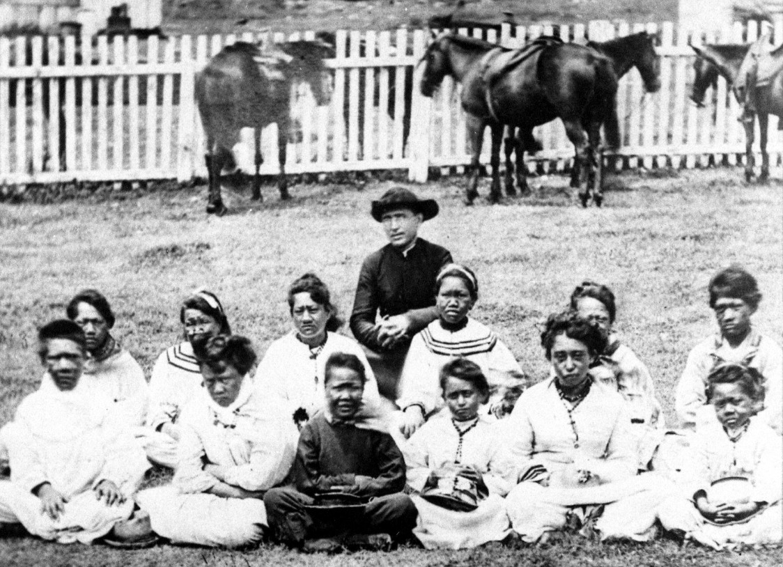 Hawaii_Saint_Damien_relic_schedule_tour_canonization