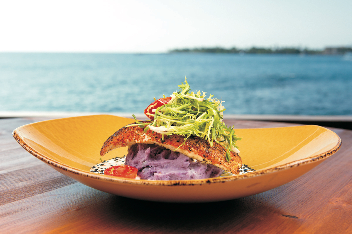 hbar huggo's food hawaii