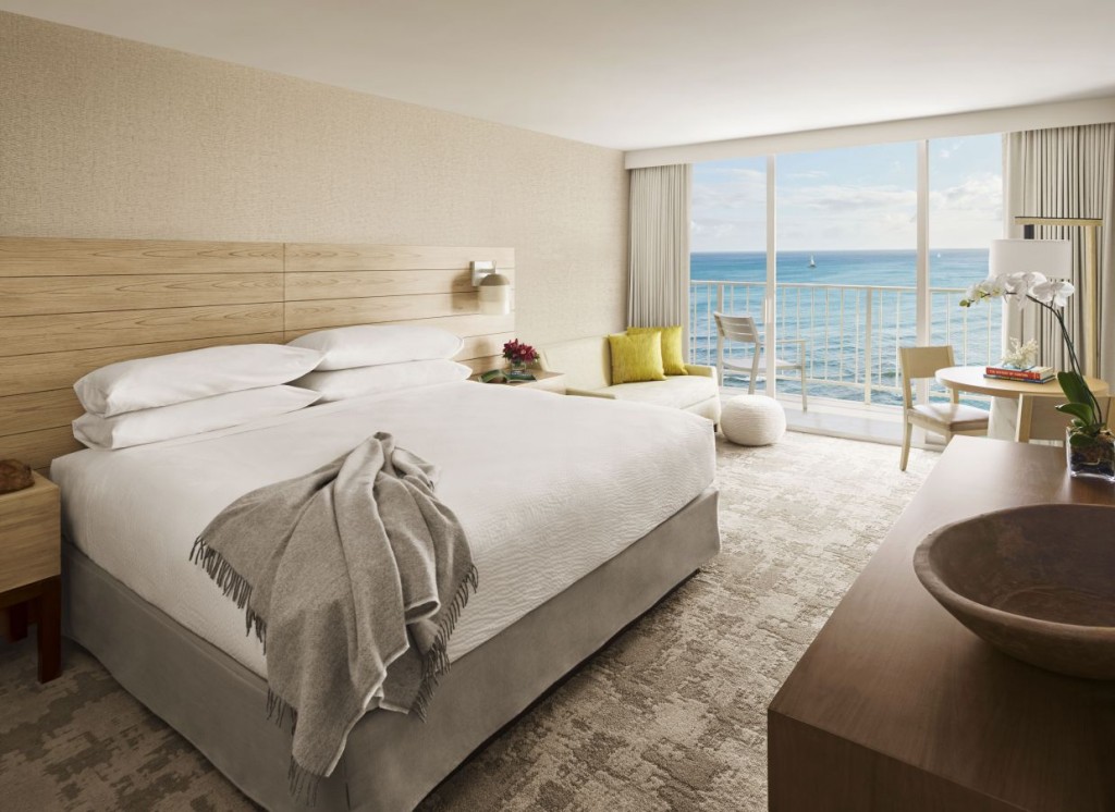 HG_Waikiki_06a_King2_TV_V6_BOAT