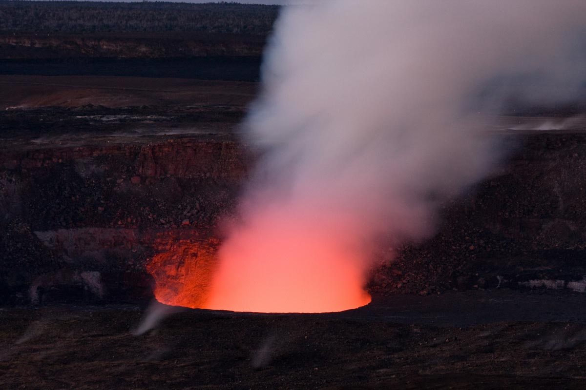 Kilauea_volcano_Hawaii_Halemaumau_collapse