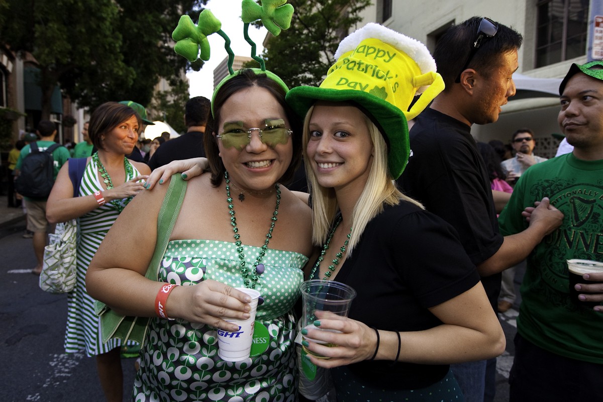 Honolulu_goes_green_saint_Patricks_Day_2011