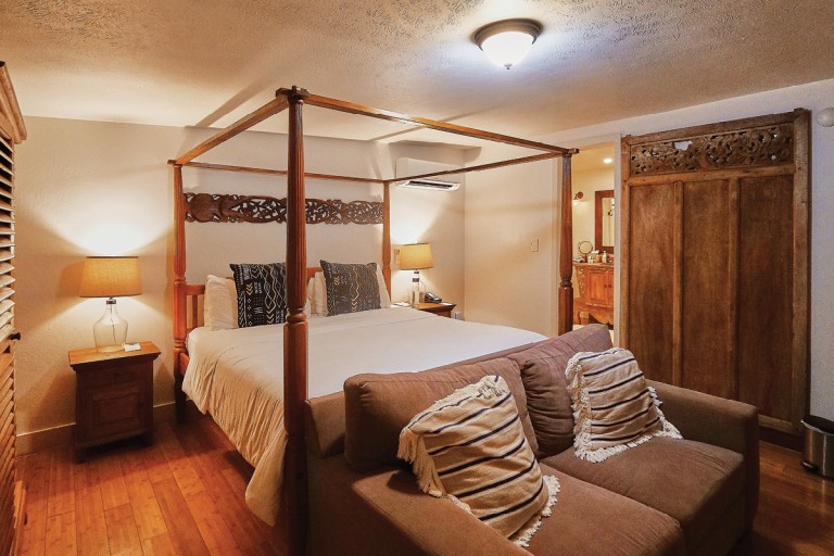 Hidden Maui_Stay Here_1