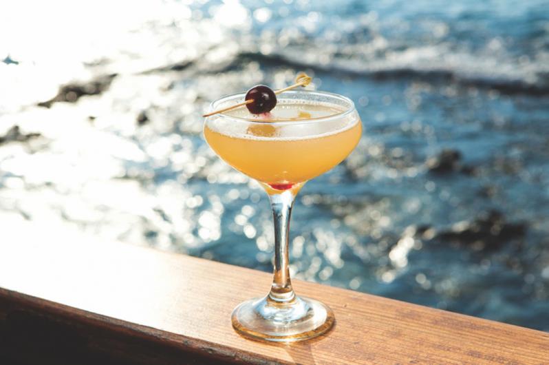 hbar huggo's hawaii island drink bar