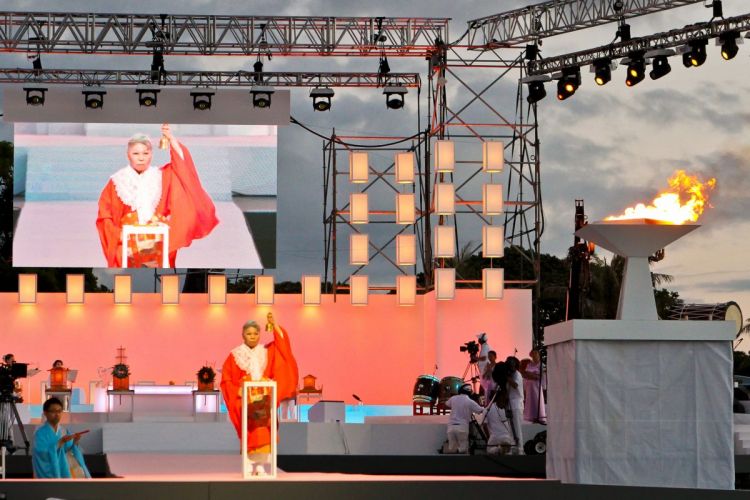 lantern floating hawaii