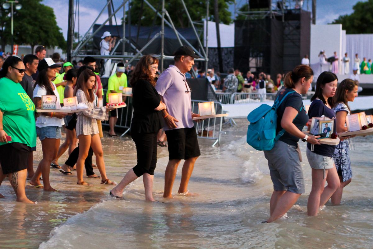 lantern floating hawaii