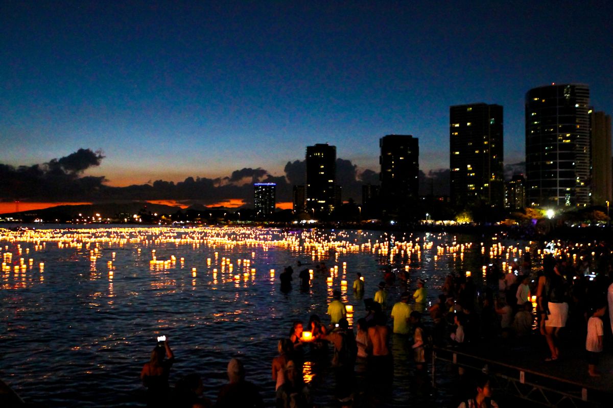 lantern floating hawaii