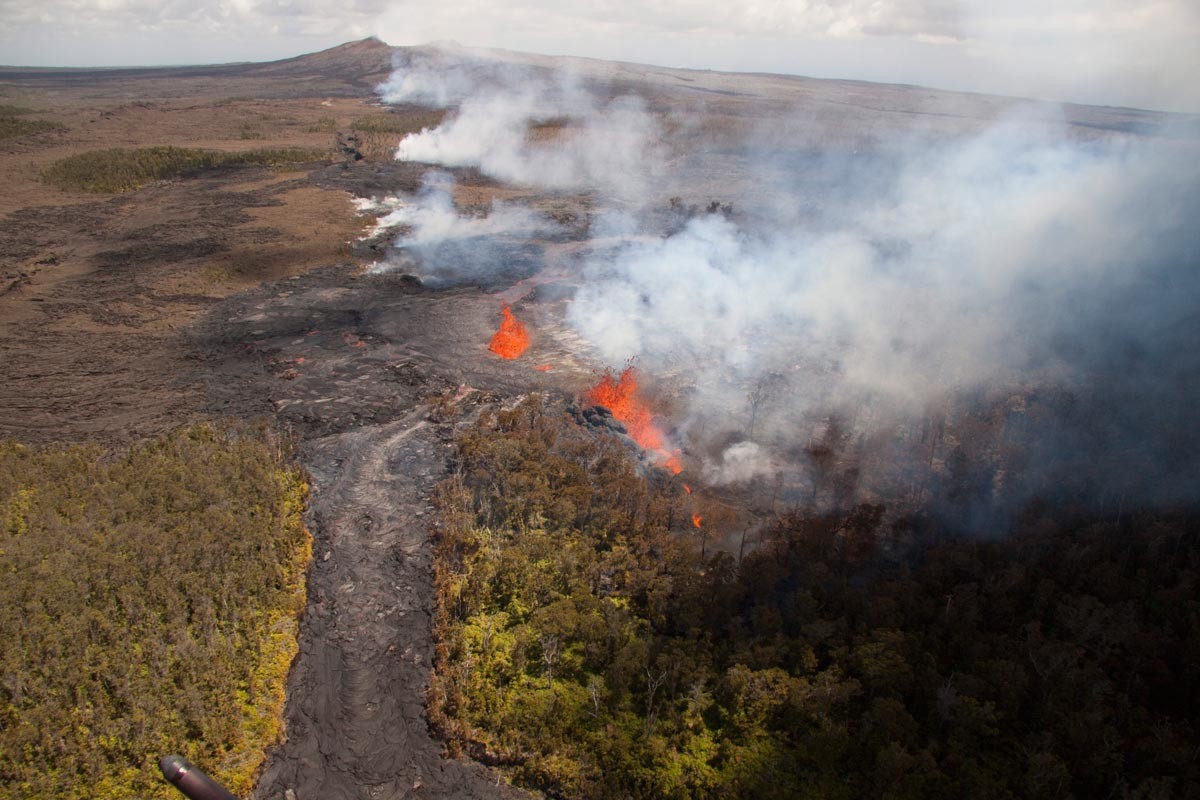 video_released_Kilauea_volcano_crater_collapse