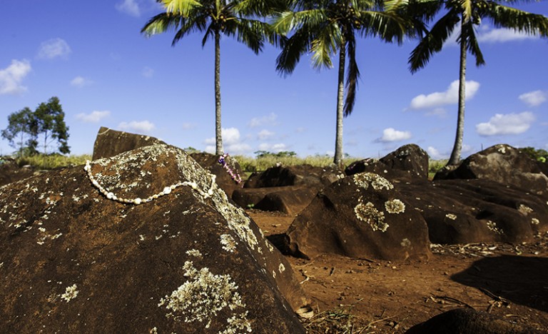 kukaniloko birthstones