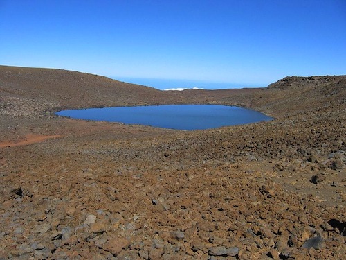 lake_waiau_mauna_kea_big_islaned_hawaii_shrinking