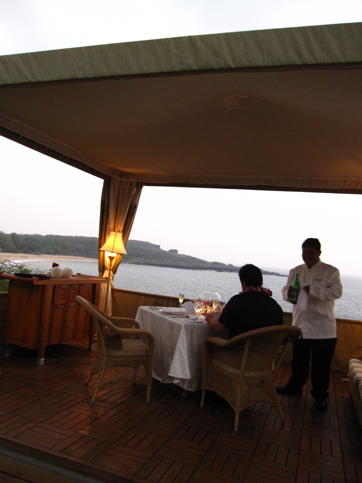 Hawaii_romantic_dinner_Lanai