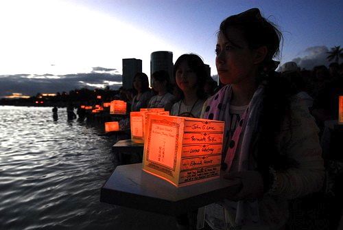 lantern_floating_hawaii_oahu_honolulu_annual lantern_floating_hawaii_oahu_honolulu_annual