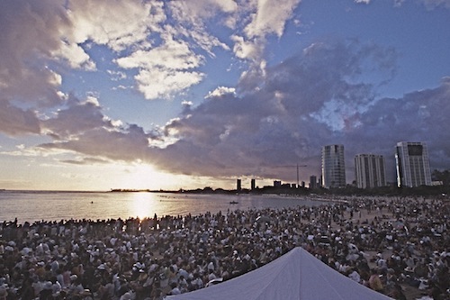 Hawaii_Oahu_beach_lantern_Memorial