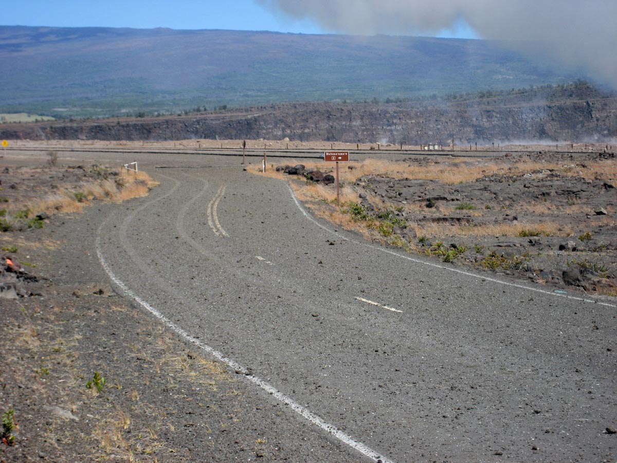Lava_lake_revealed_below_Kilauea_volcano