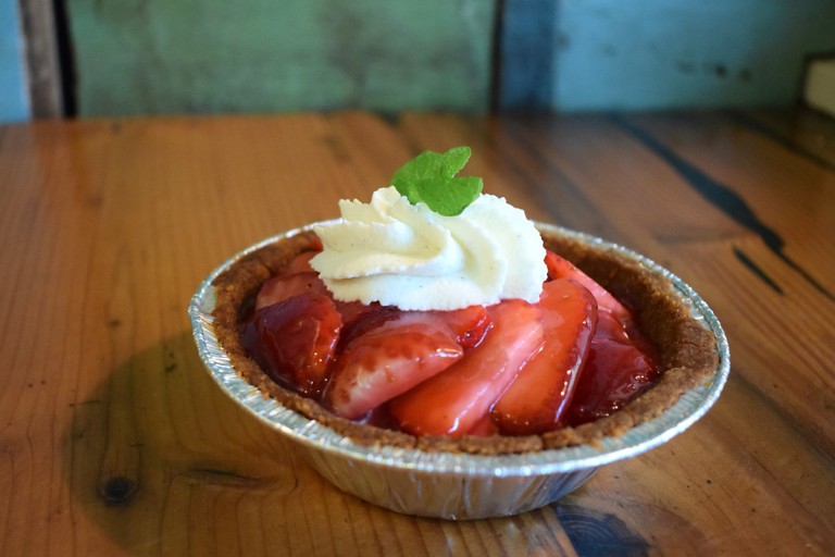 Leodas_Strawberry_Cheese_Pie