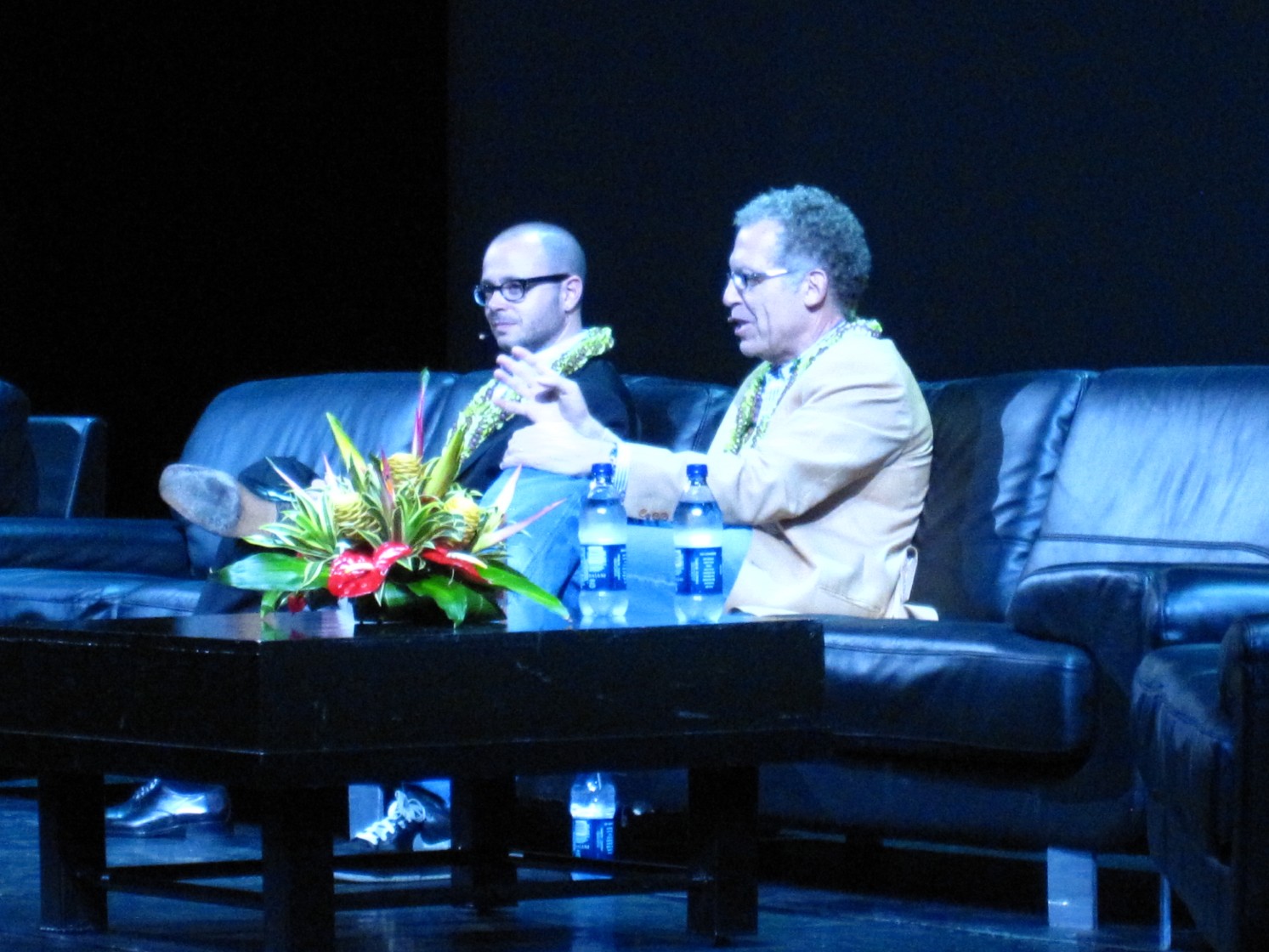 Lost_Hawaii_series_season_cast_creators_TV