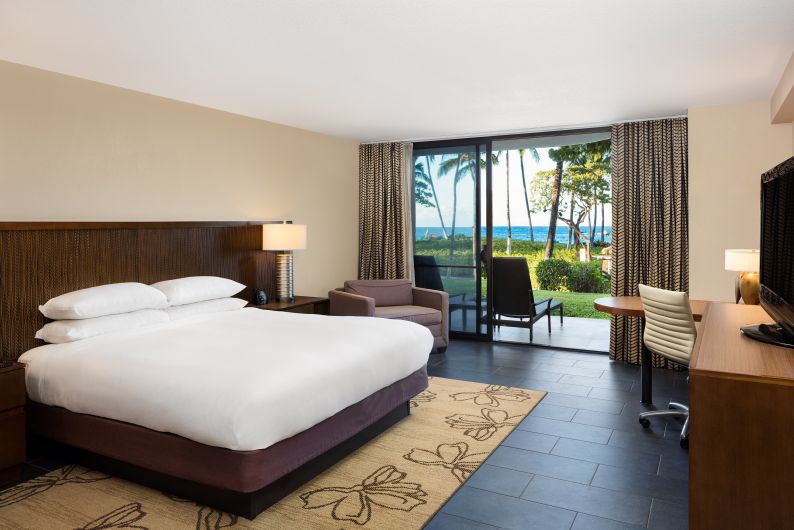 MAKAI Cabana Ocean Front King