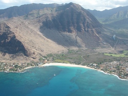 top_five_favorite_hawaii_surfing_beaches_maui_oahu