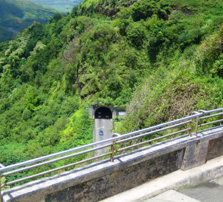 Nuuanu_Pali_Lookout_Oahu_parking_fee