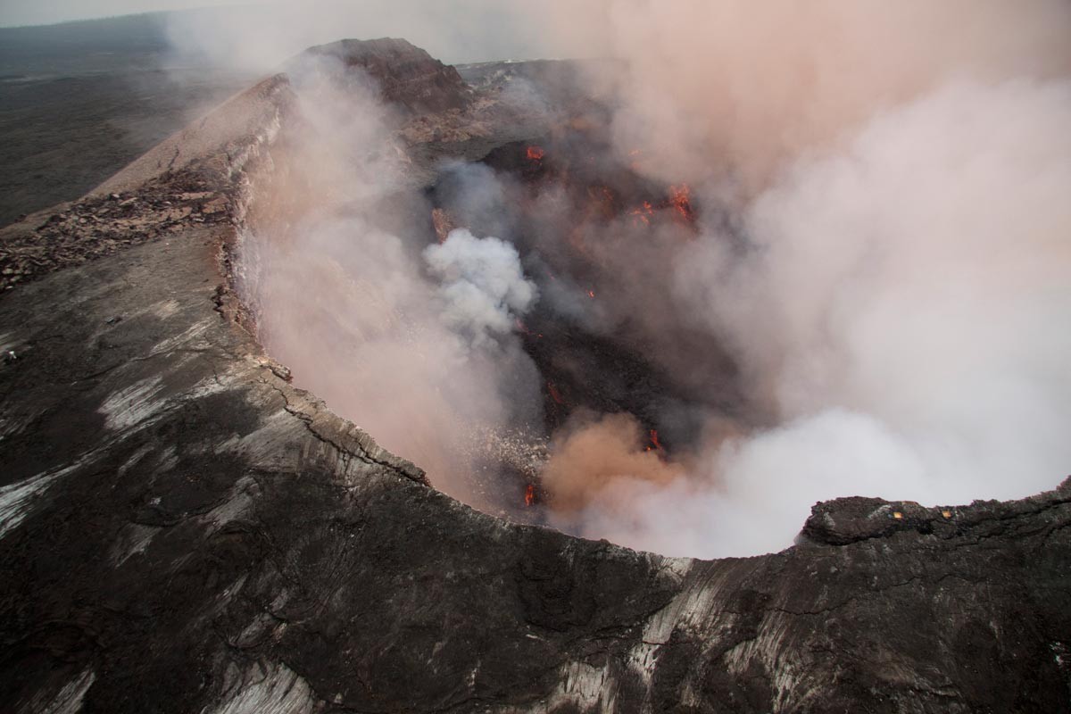 new_lava_vent_opens_at_Kilauea_volcano