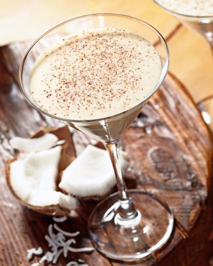 Tommy Bahama Coconut Eggnog Martini (002)
