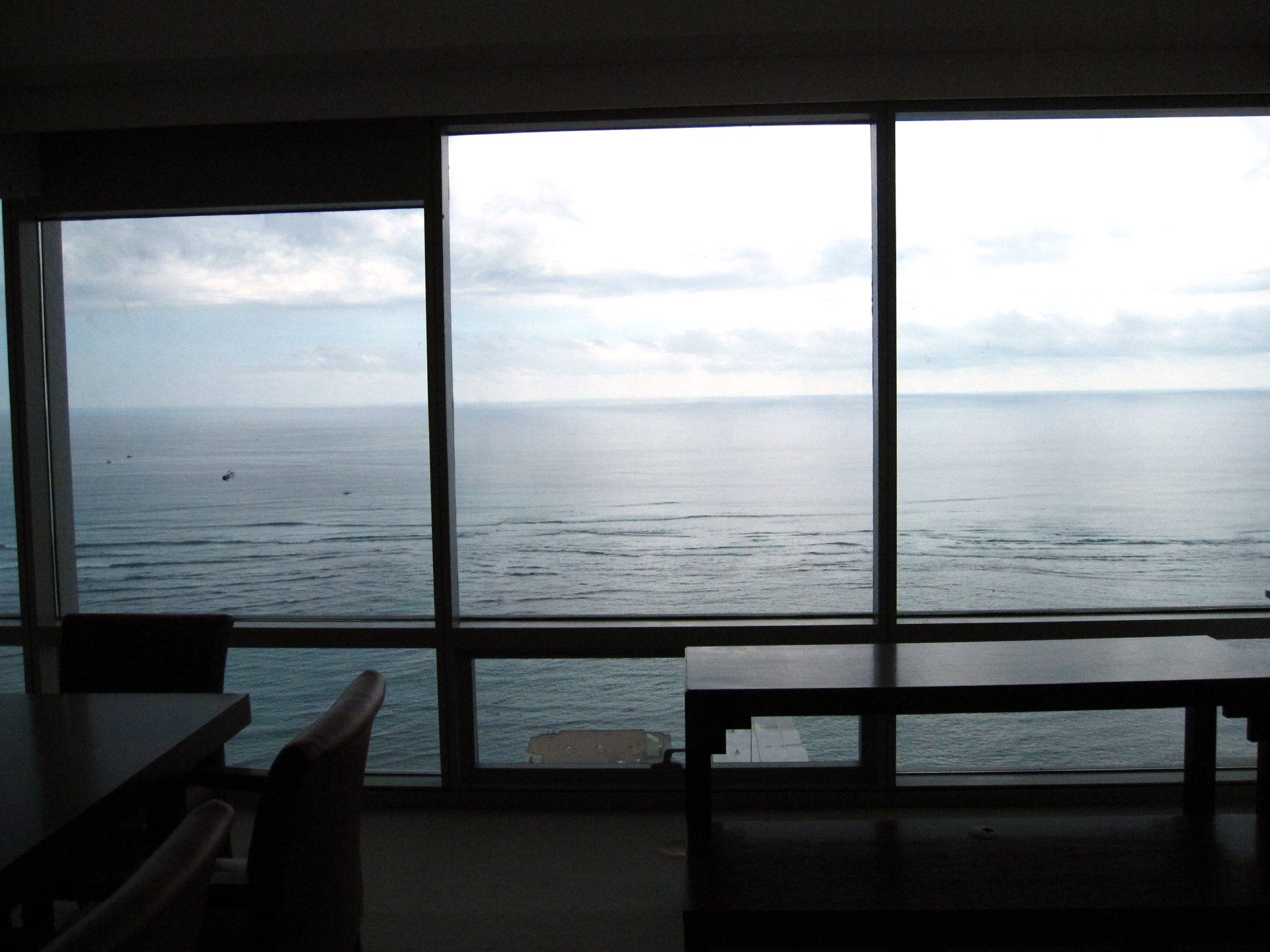 Trump_International_Hotel_Waikiki_opens