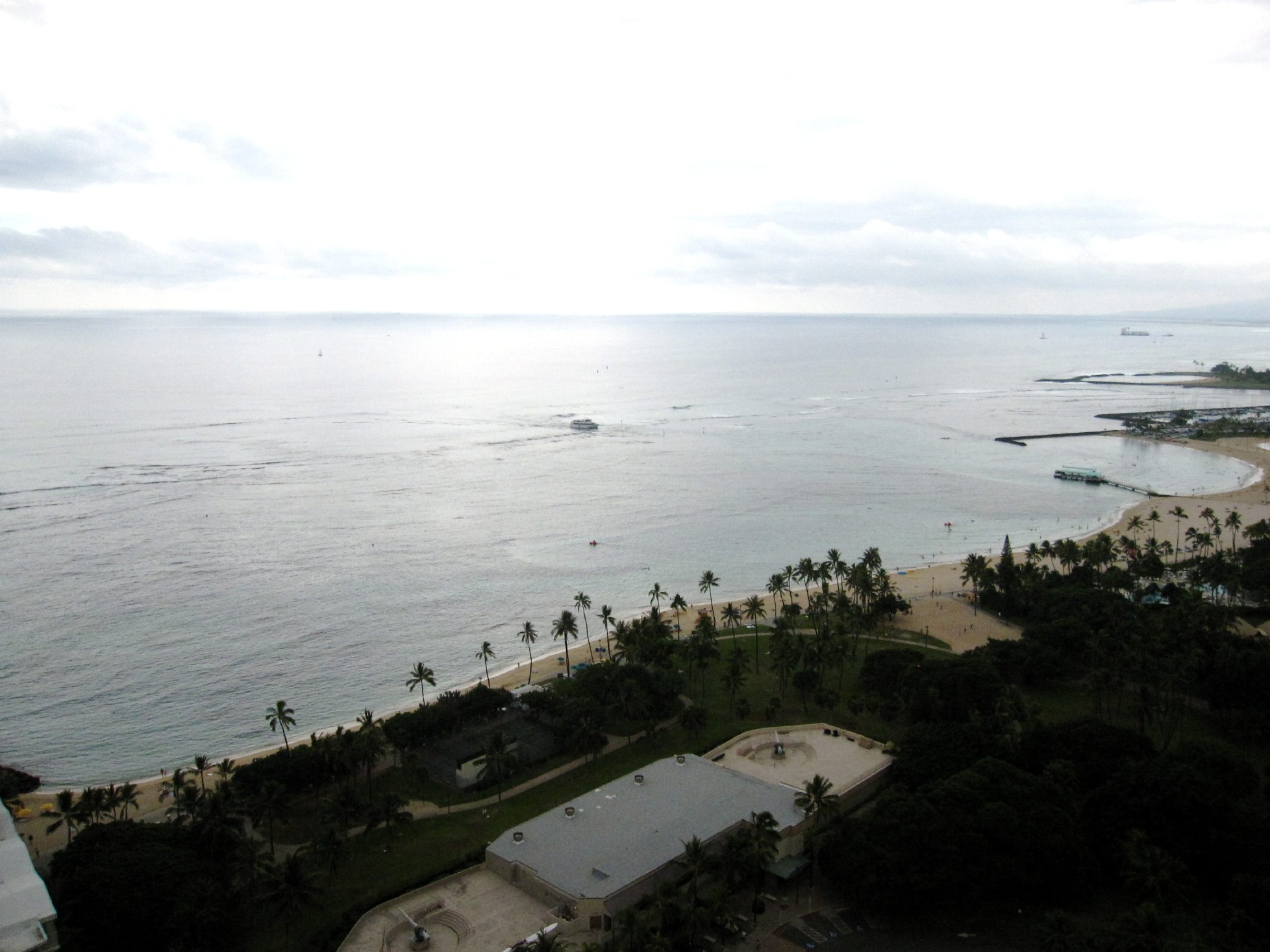 Trump_International_Hotel_Waikiki_opens