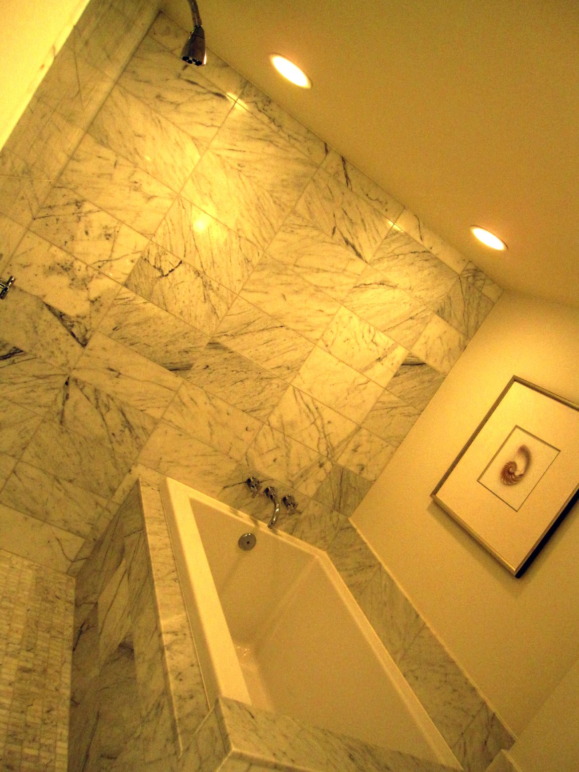 Trump_International_Hotel_Waikiki_opens