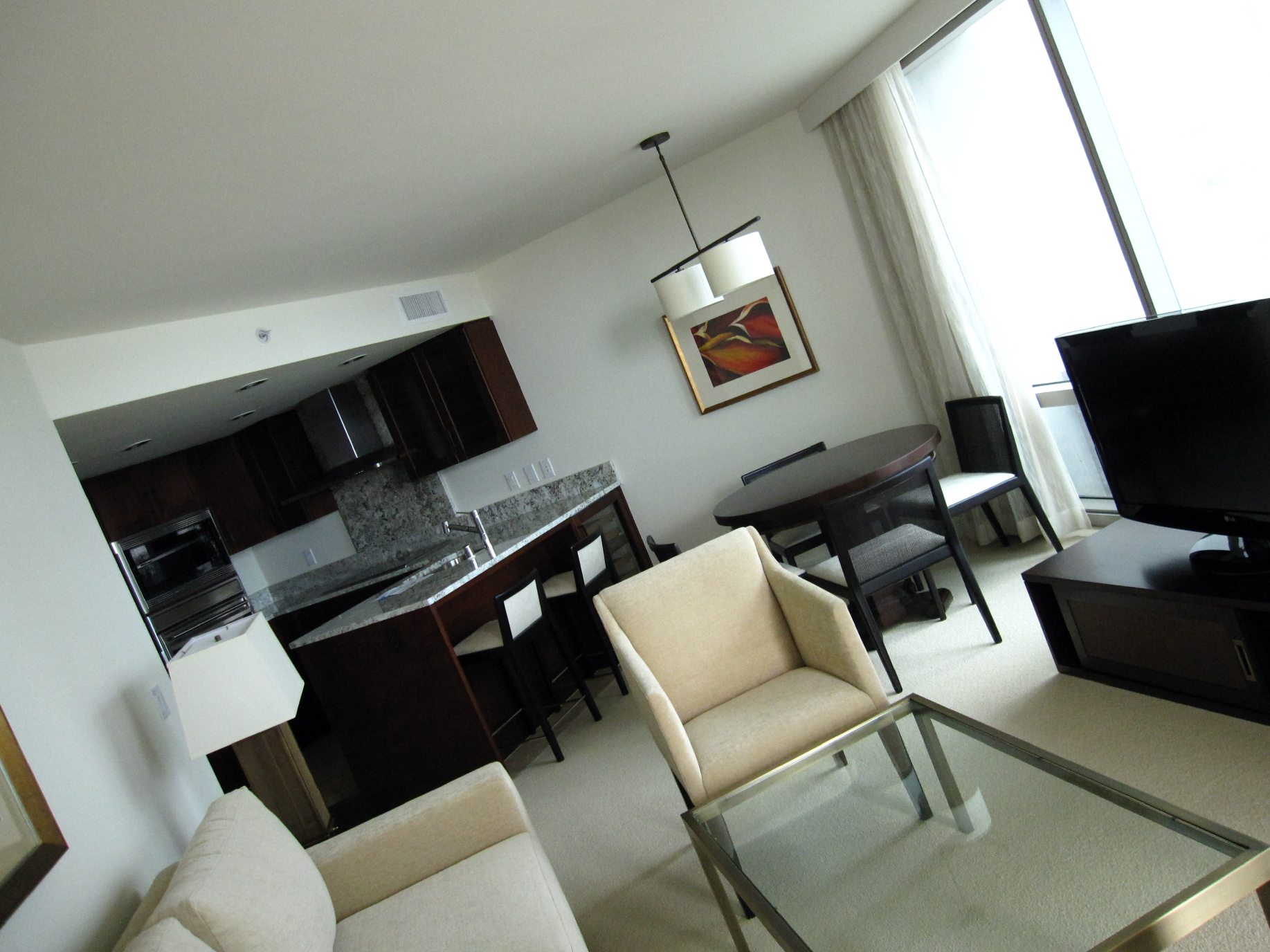 Trump_International_Hotel_Waikiki_opens