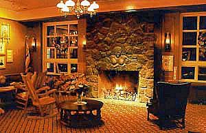 Volano_House_Hawaii_Volcanoes_National_Park_closed