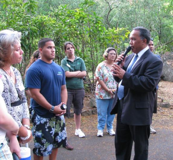 Waimea Valley Group Tour