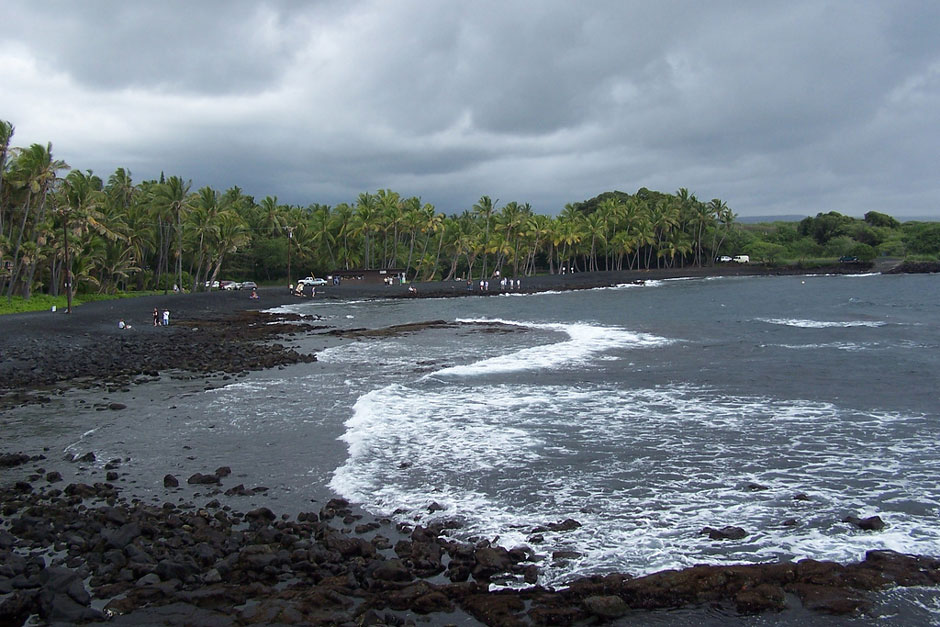 black-sand-beach-hawaii-punaluu