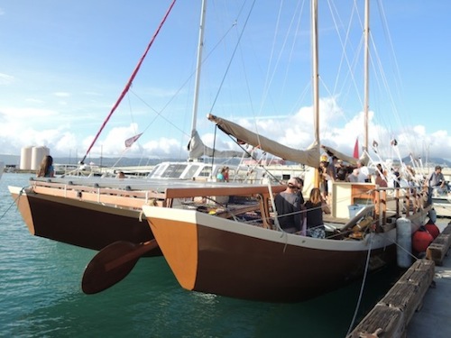 Hawaii_Oahu_Honolulu_Hilo_Polynesian_voyaging_canoe