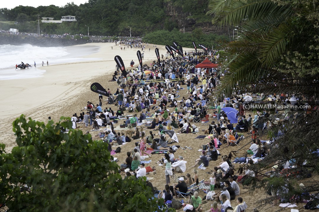 big_wave_Eddie_Aikau_contest_postponed