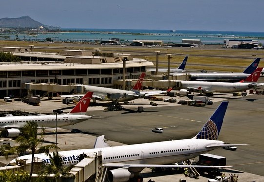 New shuttle service at Honolulu airport offering door-to-door rides to Waikiki and other bustling Oahu destinations New shuttle service at Honolulu airport offering door-to-door rides to Waikiki and other bustling Oahu destinations