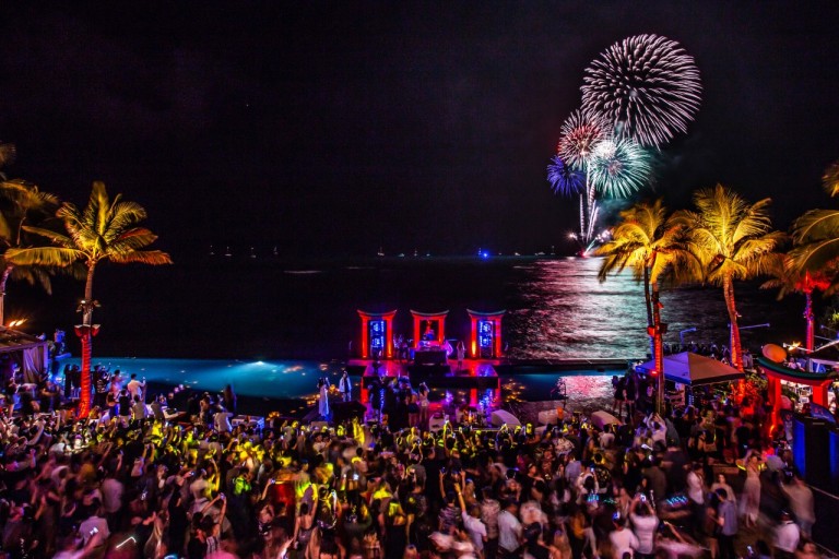 thumbnail_NYE Sheraton Waikiki