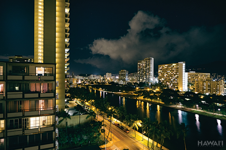 honolulu-at-night