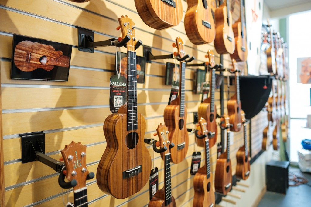 Him2002 Ay Koaloha Ukulele 5286