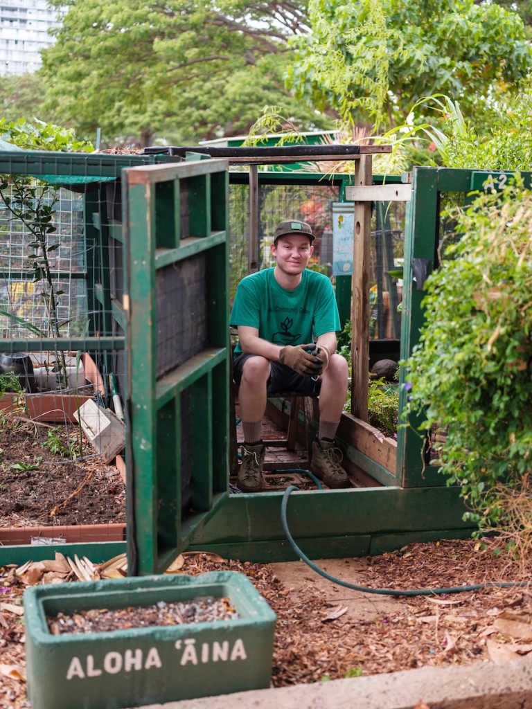 Him2011 Ay Makiki Community Garden 0945