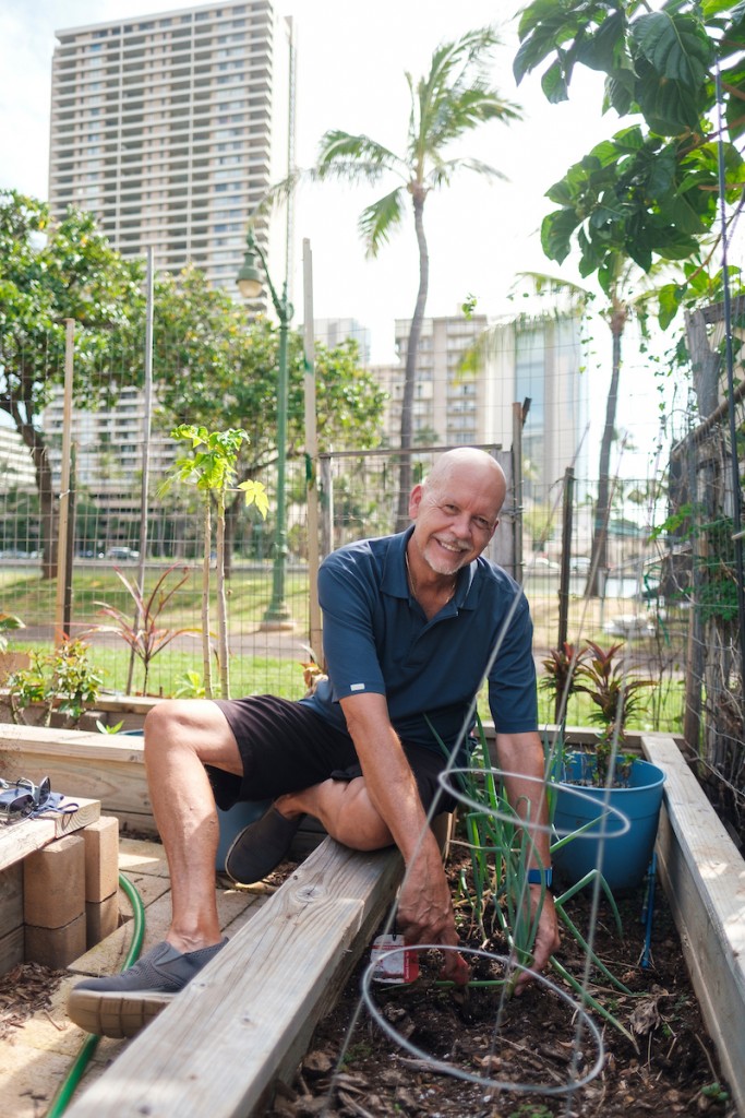 Him2104 Ay Community Gardens Ala Wai 0121