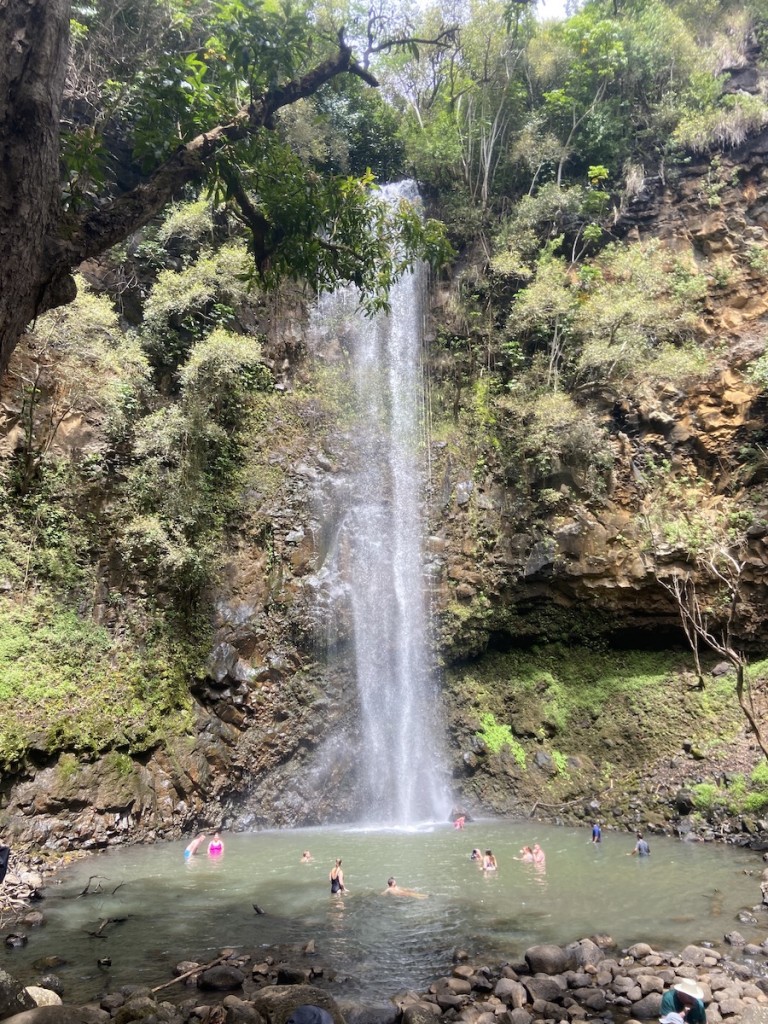 Waialuakayak Waterfall