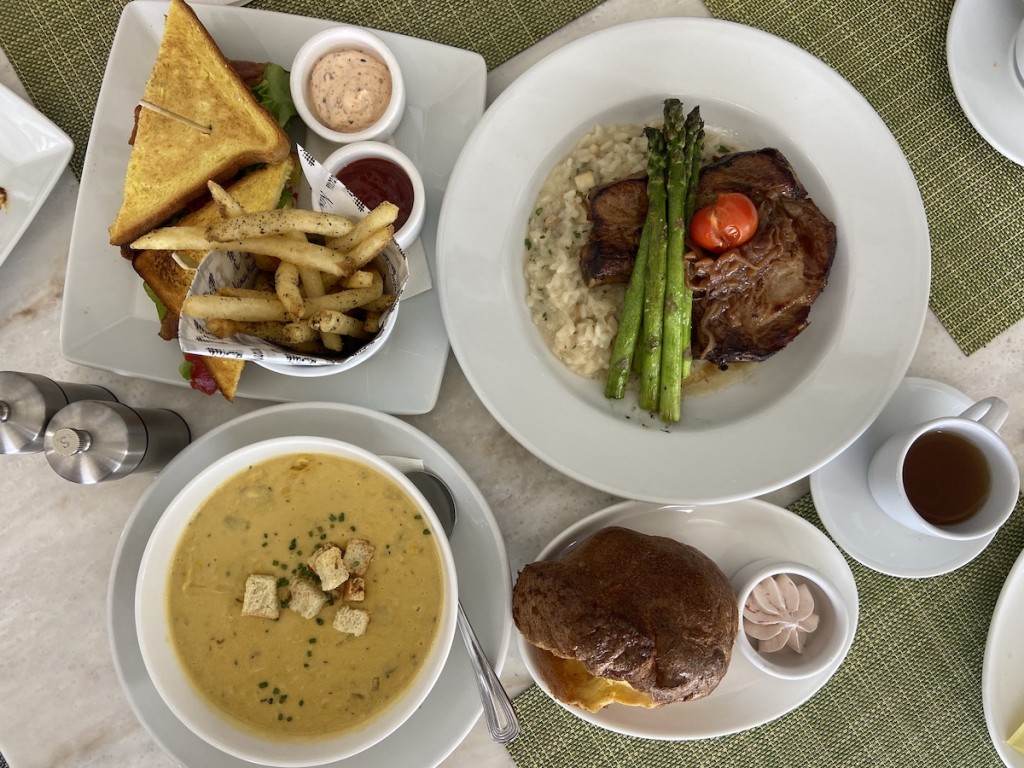 Alohafriday Mariposa