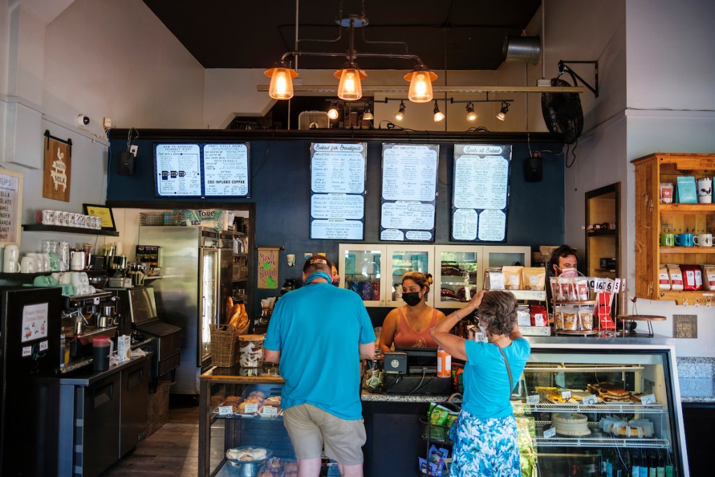 Him2106 Ay Maui 1075