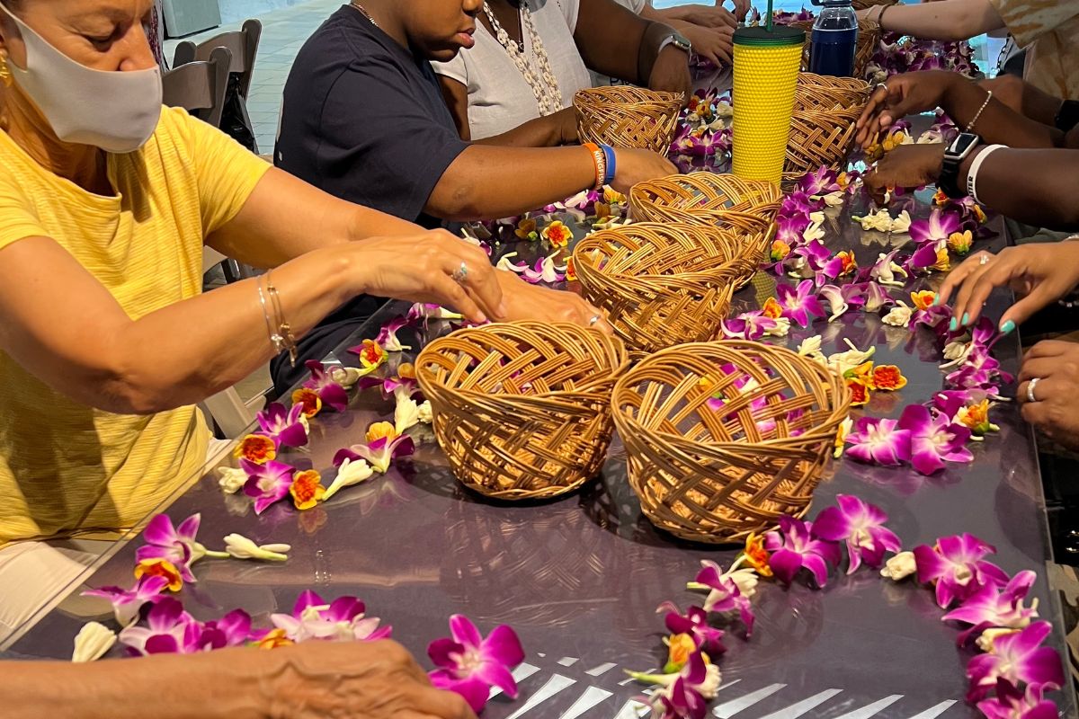 Royalhawaiiancenterlei