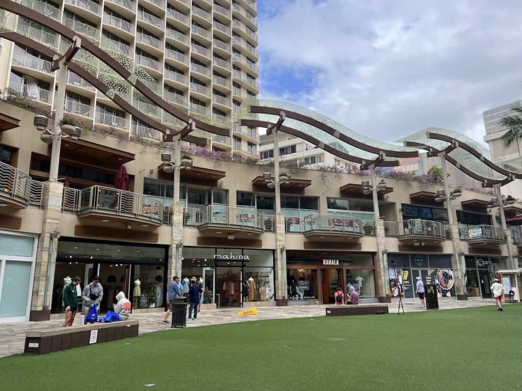20220309 Waikiki Ctf Shopping Img 2392