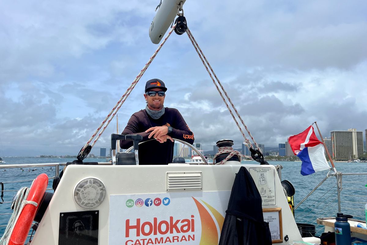 Holokaicatamarancaptain