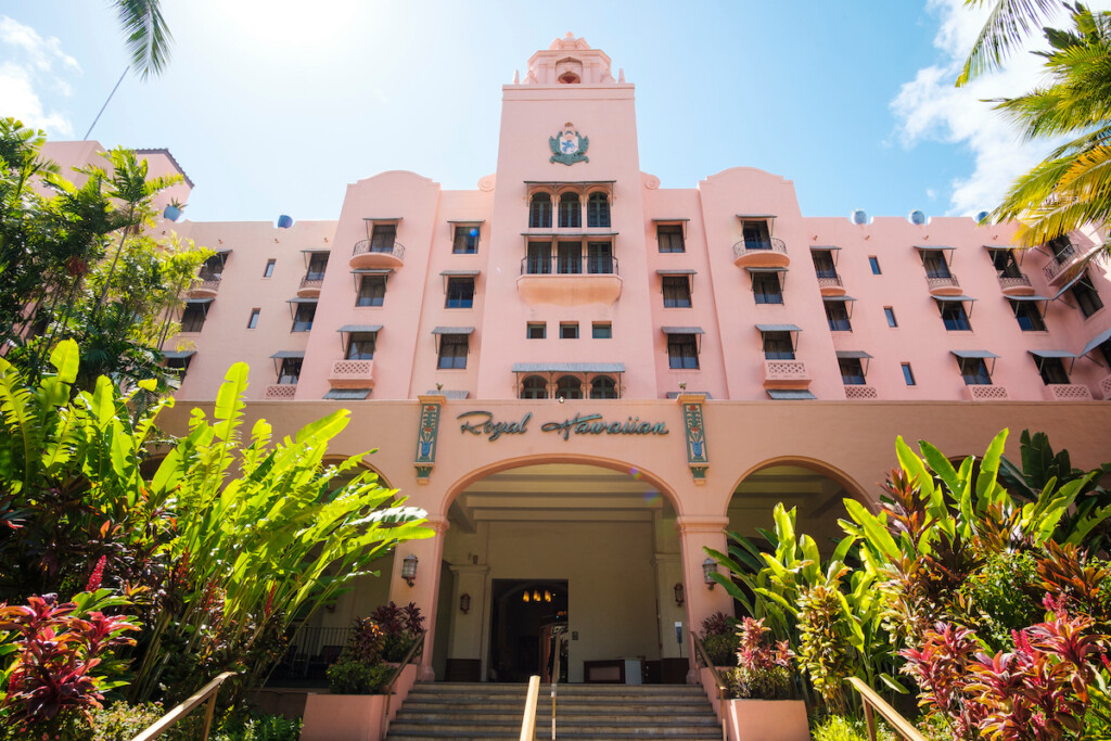 20231109 Oahu Photos Ctf Hn2111 Ay Signs Royal Hawaiian Hotel 4929